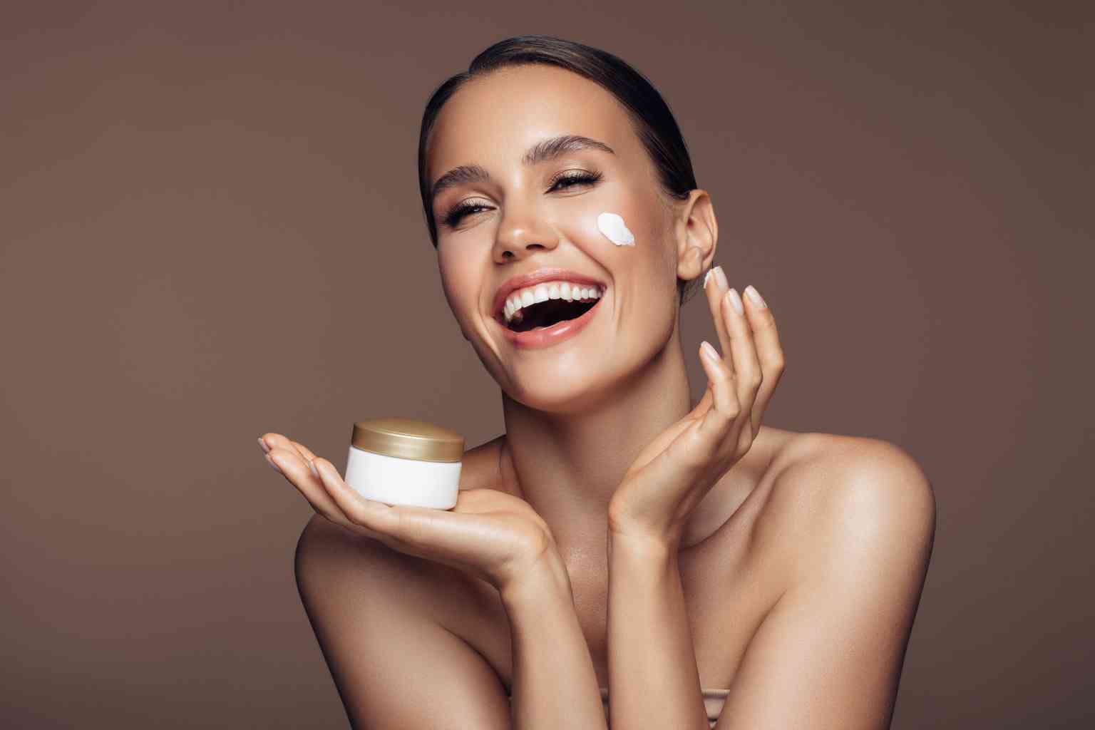 Cura della Pelle Delicata con Dermovitamina e Euphidra su Homefarmacia.it